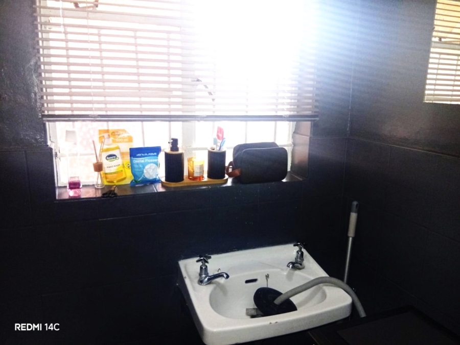 1 Bedroom Property for Sale in Westdene Free State